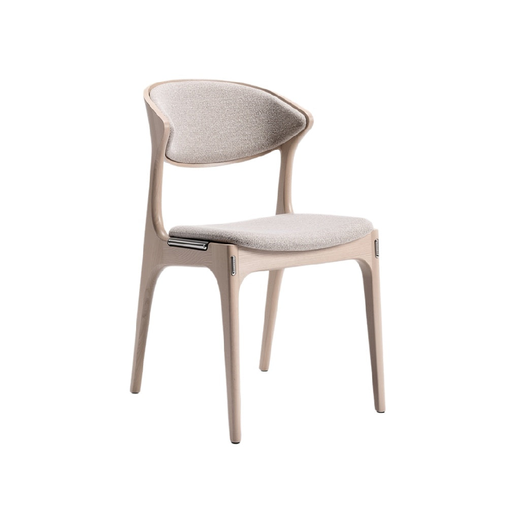 Moderne Stoel met Comfortabele Zitting en Elegante Vormgeving